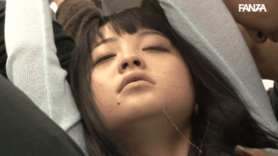 可愛いお姉さんが痴漢のターゲットにされて媚薬を塗ったリモートバイブで遠隔操作させれて玩具にされるのがエロい!