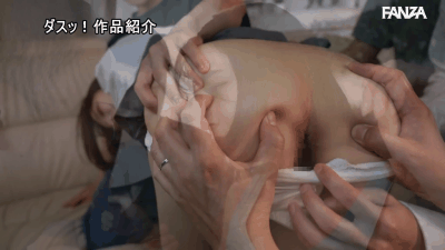 スレンダー美少女な倉本すみれちゃんの聖水を欲しがる変態家族の前で放尿させられちゃうのがエロい!