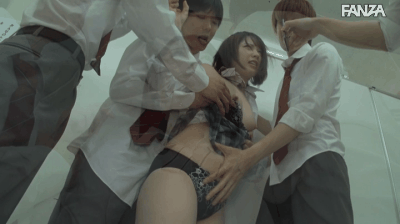 いじめっ子女子のリーダーがいじめっ子に転落したけど、裏切ったグループの女子に一人ずつ復讐していくのがエロい!